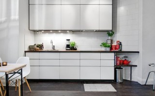 你家的橱柜还在“将就”吗？别急着砸墙重装，局部改造就能让它焕然一新！